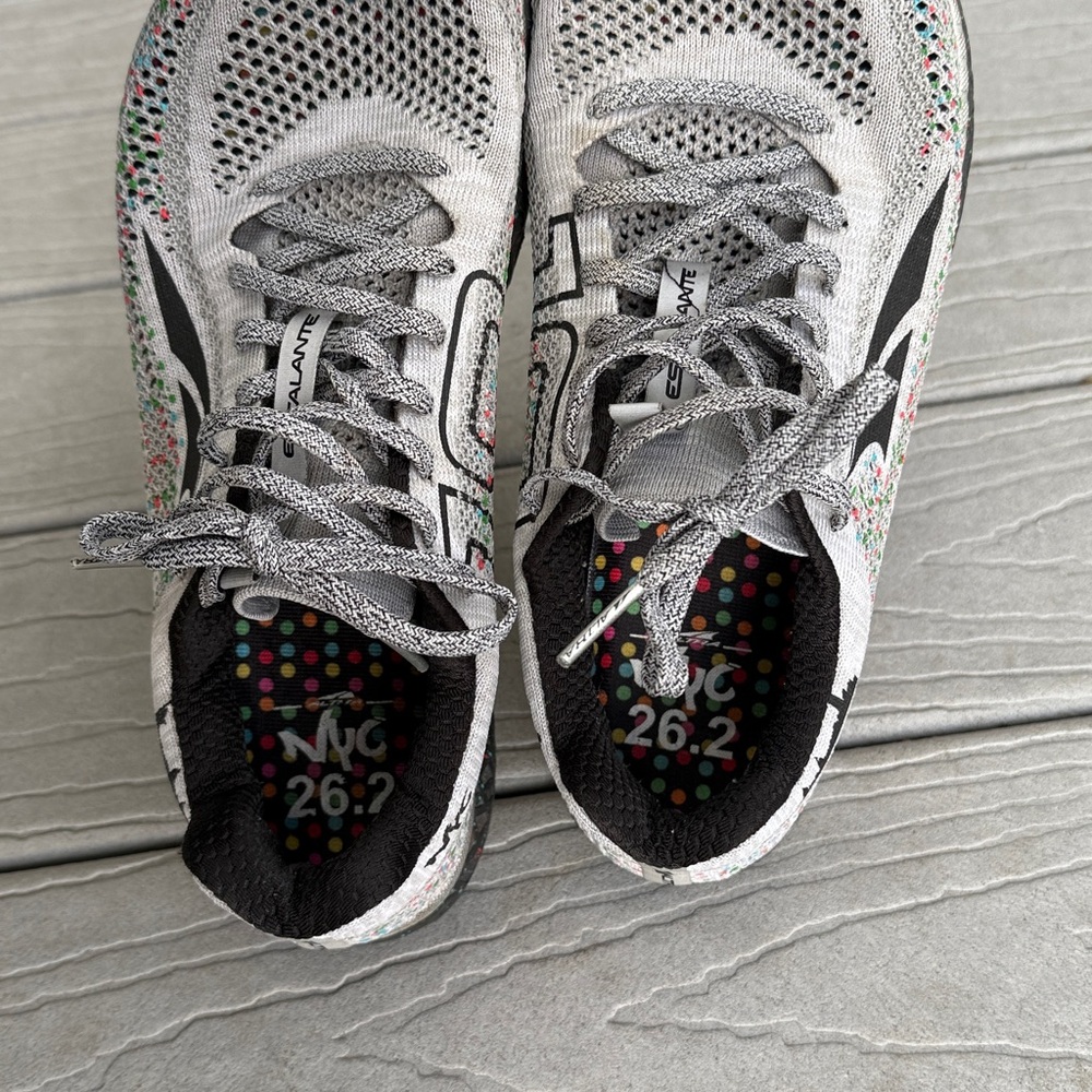 Altra Escalante NYC Marathon Special Edition - Picture 2 of 5